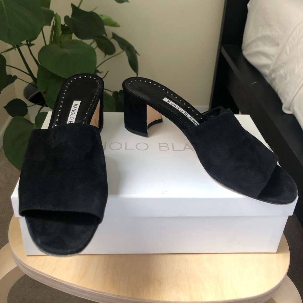 Manolo Blahnik Rapallato 50 Black Suede mules